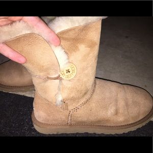 Women's uggs with side buttons